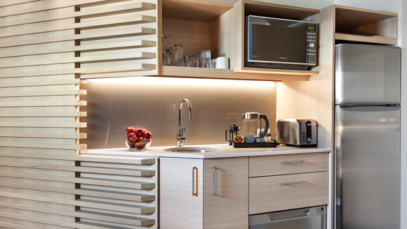 Marriott Vacation Club at Surfers Paradise – Deluxe guestroom kitchenette